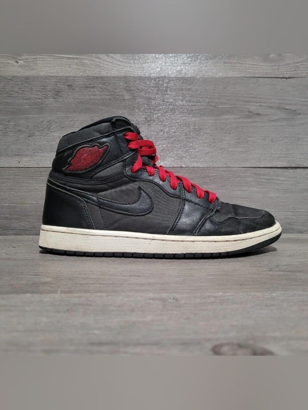 Air Jordan 1 Retro Men's Size 8 Black Gym Red 555088-060 Beaters